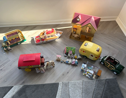 Sylvanian families doll house - doll,