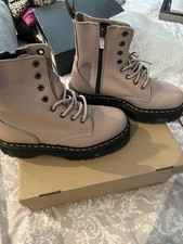 New Doc Martin Leather Jadon Boots Size 8 vintage taupe- pisa colour