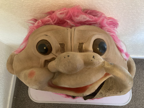 Collectable original troll - &,