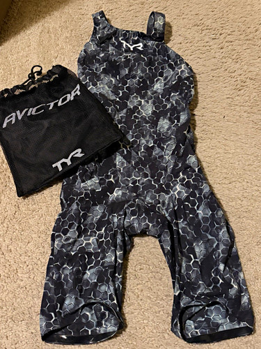 Tyr avictor women - tyr,