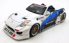 Ertl 1/18 Scale Diecast 57876 - '04 Nissan 350Z Nismo - White/Blue/Black