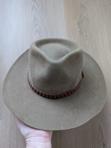 Akubra snowy river - snowy,