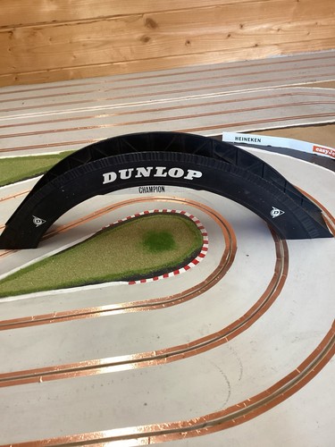 Scalextric dunlop footbridge - dunlop,