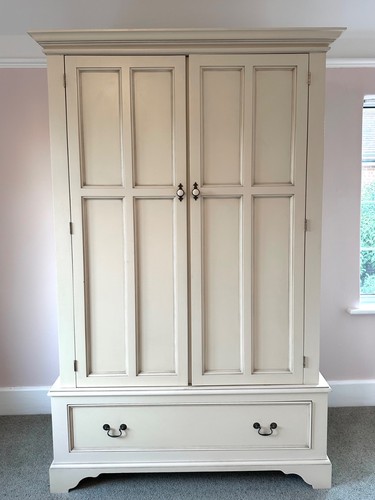 Laura ashley clifton - laura,