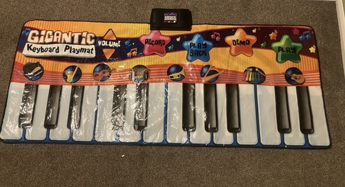 Gigantic keyboard playmat - keyboard,