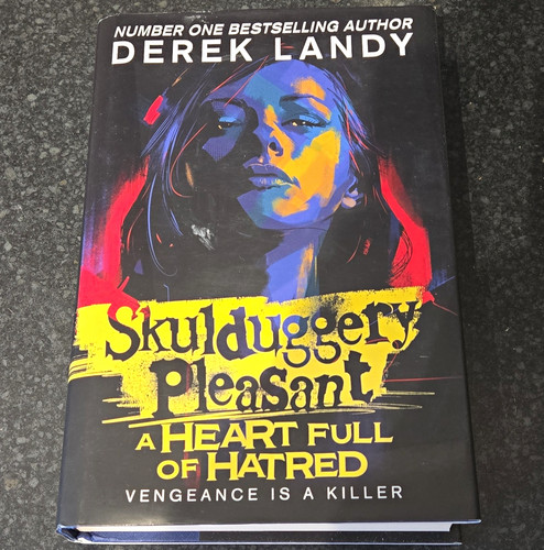 Derek landy skulduggery - landy,
