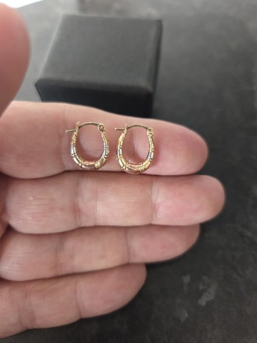 9ct gold baby tri - tri, colour