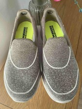 Skechers ~ Size UK 2 ~ GOGA