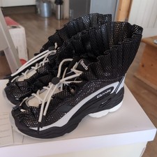 BNWB Reebok DMX Ruffle