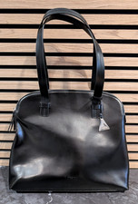 Women credi genuine - l.,