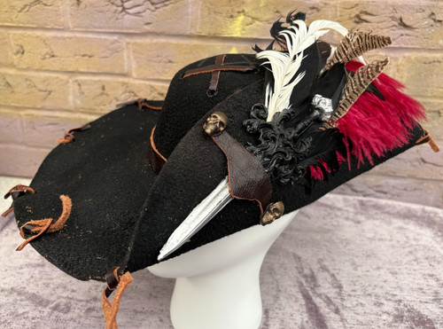 Black distressed pirate hat - black,
