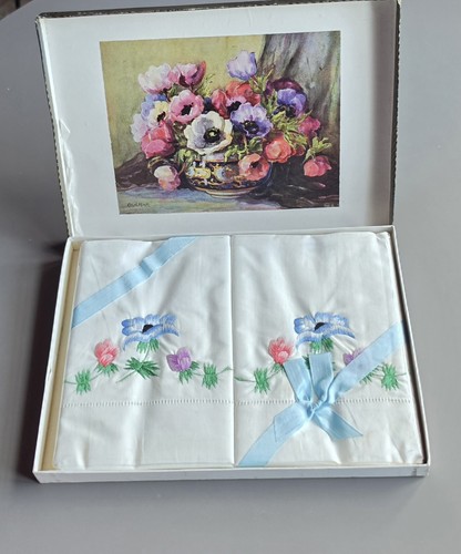 Vintage boxed embroidered - vintage,