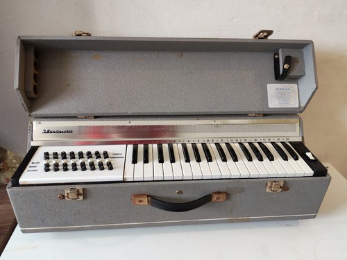 Busilacchio electric organ - j,