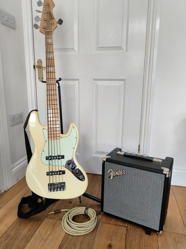 Bass electric guitar - bass,