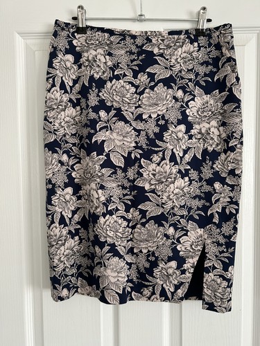 Oasis quality pencil skirt