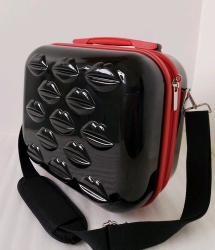 Guiness lips travel case - guiness,