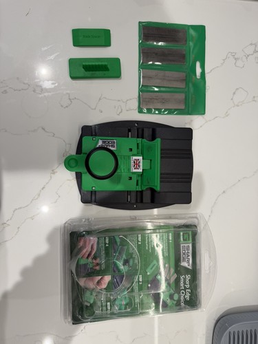 Sharp edge precision - sharp,