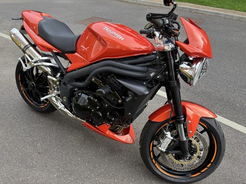 Triumph speed triple 1050 - triple,
