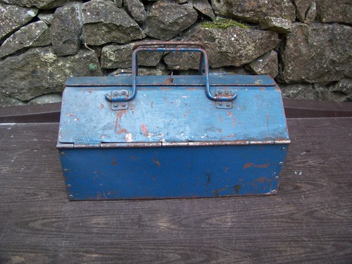 Small vintage blue metal - vintage,