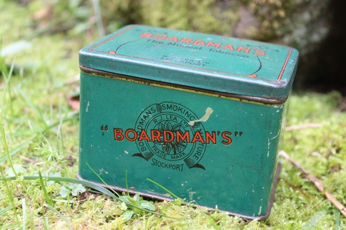 Vintage lea cigarette - r,