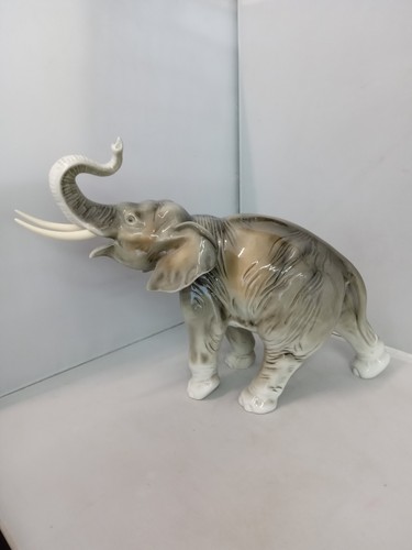 Royal dux ceramic elephant - royal,
