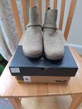 BNIB TEVA CHELSEA BOOTS  UK
