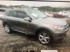 VOLKSWAGEN TOUAREG 7P