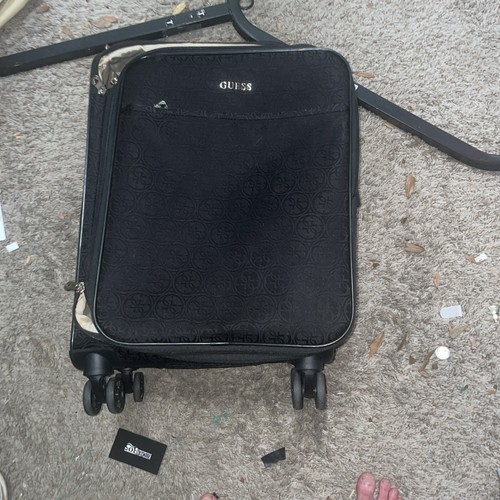 Guess luggage - by,