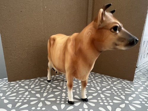 Beswick guernsey cow figurine - cow,