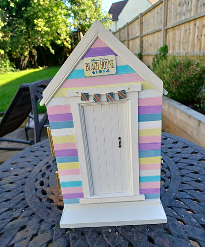 Dolls house beach hut - dolls,