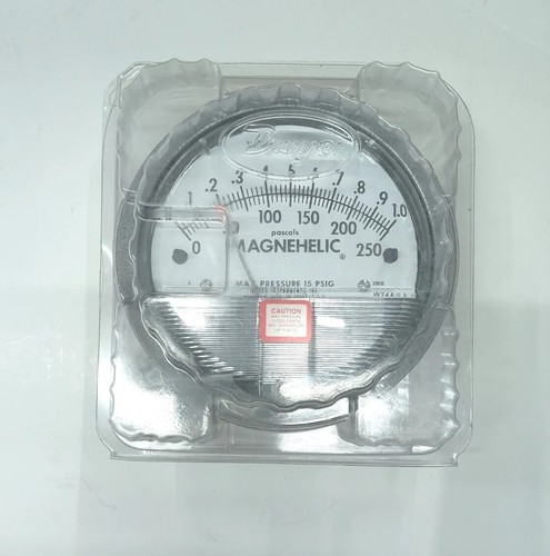 New dwyer 2001d magnehelic - new,