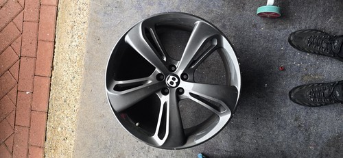 Genuine bentley alloy - 21”,