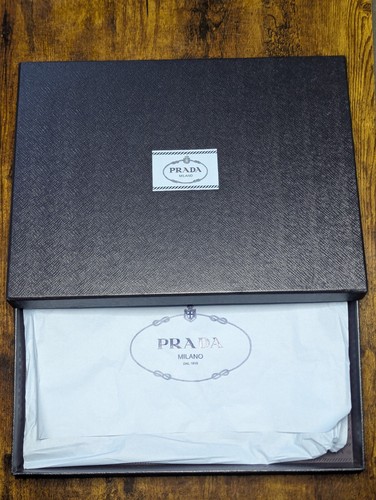 Prada milano empty - prada,