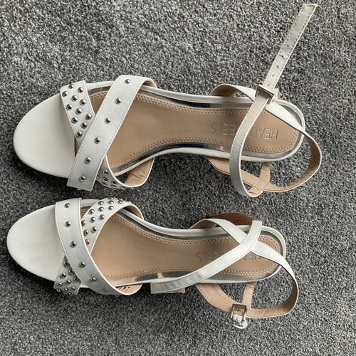White dune head over - white, heels
