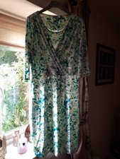 Ladies SIZE 16 Beautiful Green Floral Dress  by damart