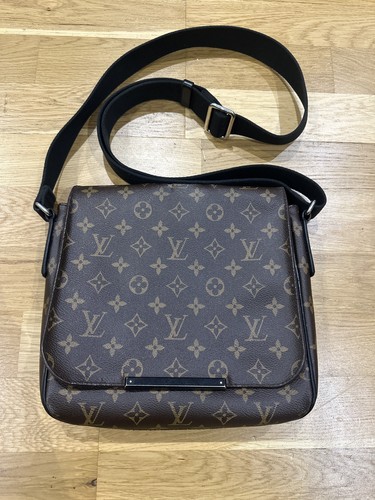 Louis vuitton district - louis,