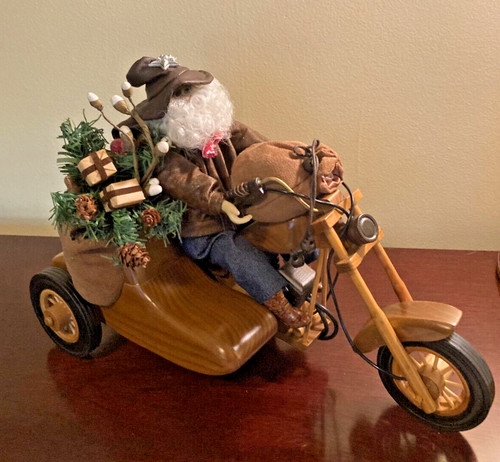 Frontgate santa wooden - on,