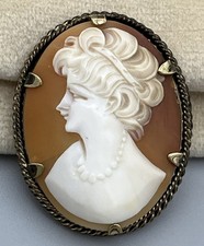 Vintage Shell Cameo Brooch