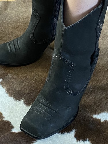 Harley davidson cowboy - harley, boots