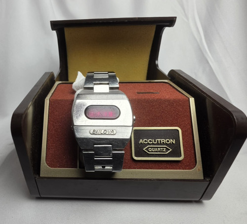 Vintage 1974 bulova - 🔴,