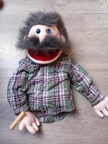 One way puppets - one,