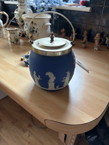 Antique wedgwood barrel - antique,