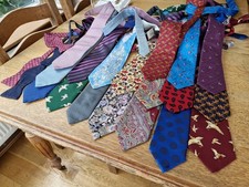 JOB LOT OF QUALITY TIES + RACK- JAMES MEADE, CHARLES TYRWHITT, JOSEPH TURNER etc