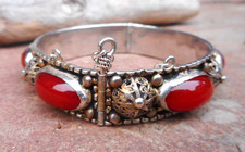 VINTAGE EAST INDIAN SILVER CARNELIAN GEMSTONE HINGED CUFF BRACELET 34g