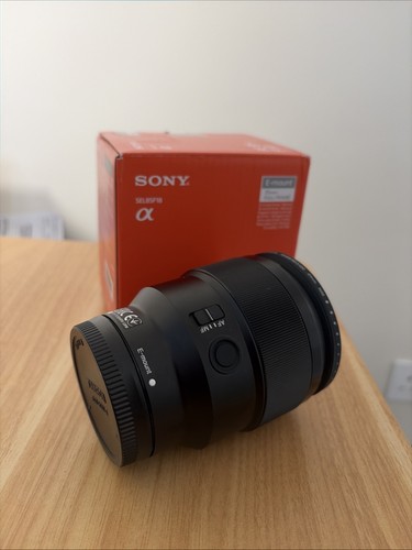 Sony 85mm prime lens - sony,