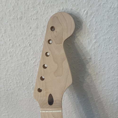Guitar neck - maple, s)