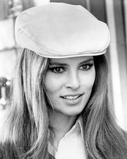 Raquel Welch [1037934] 8x10