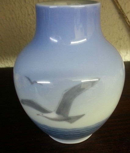 Royal copenhagen vase - royal,
