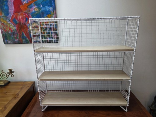 White metal free - white,