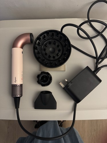 Dyson supersonic hair - supersonic, dryer